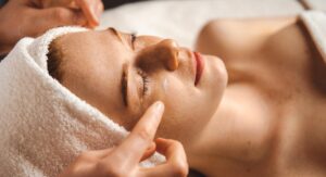 Jak pozbyć się przebarwień skóry?