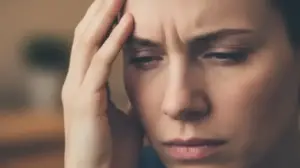 ból głowy z prawej strony i oka