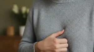 ból z lewej strony pod żebrami